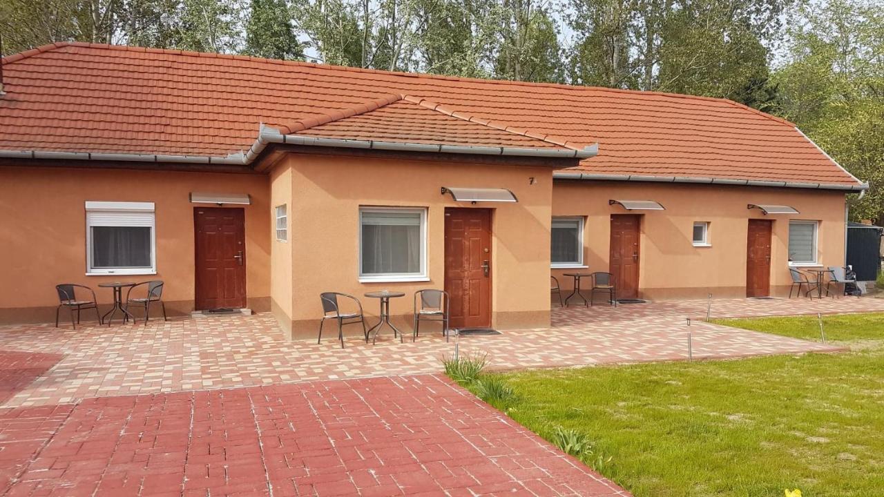 Angyal Apartman Cserkeszőlő Extérieur photo
