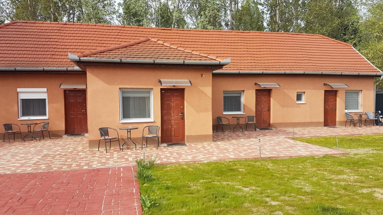 Angyal Apartman Cserkeszőlő Extérieur photo